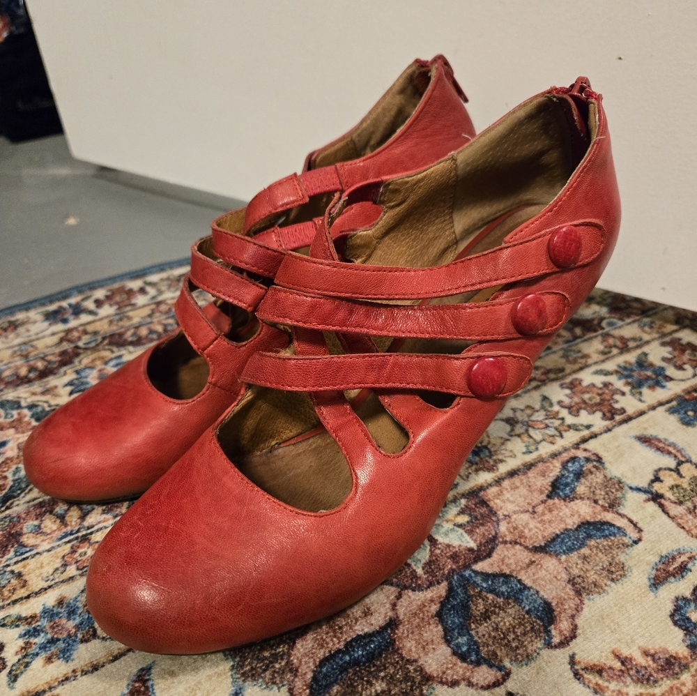Vintage Style Miz Mooz